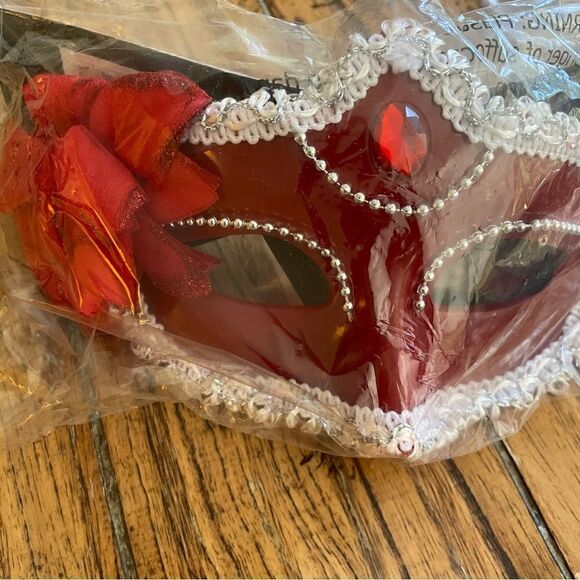 Set of 3 Adult Fancy Dress/ Mardi Gras Masques - Picture 6 of 8